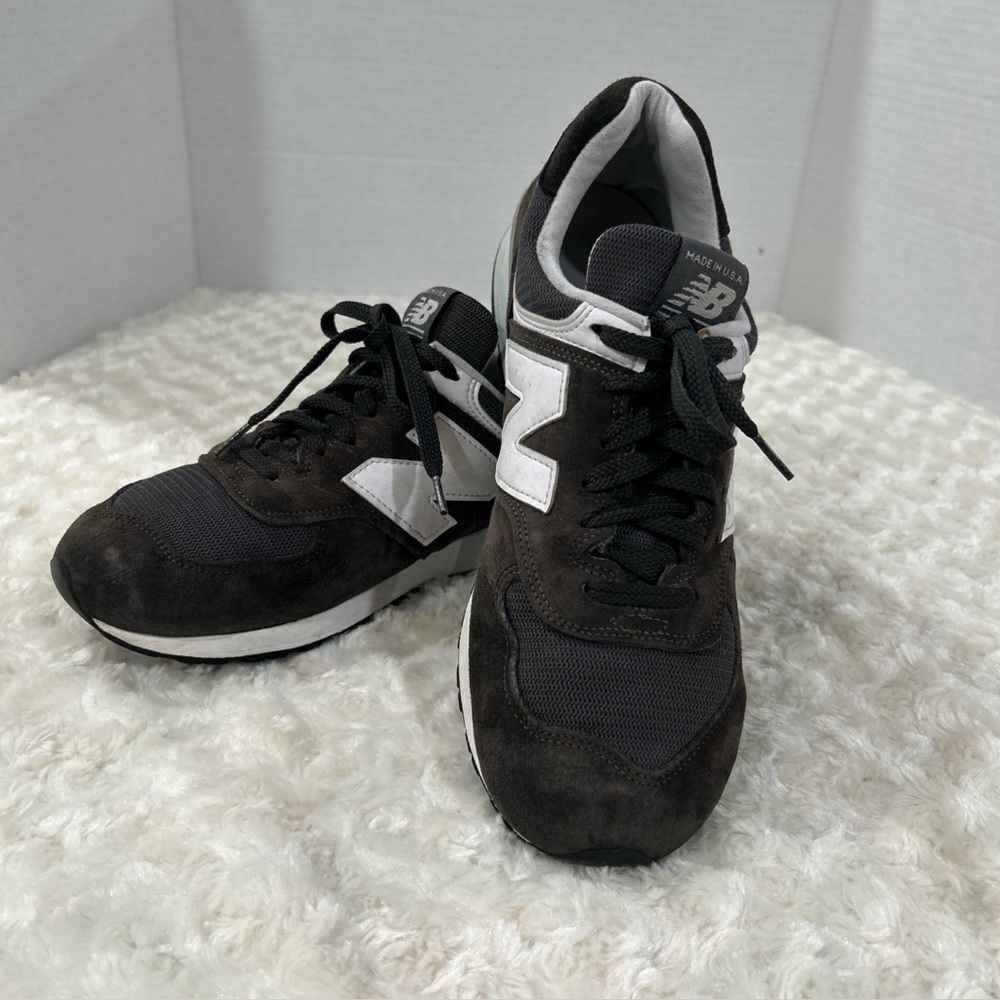 New Balance Men's Brown and white Sneakers